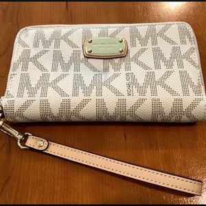 Michael Kors Jet Set Wallet Flat in Vanilla